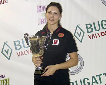 Победительница первого этапа ИЧ ЦФО по боулингу - Евгения Смирнова