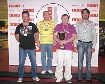 Победитель 9 этапа чемпионата по боулингу СТИС 2010 - команда Окна Максимум