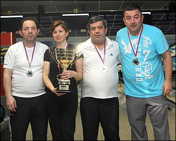 Победительница пятого этапа чемпионата по боулингу ОКС БОУЛИНГ 2013 команда ТоргСантех