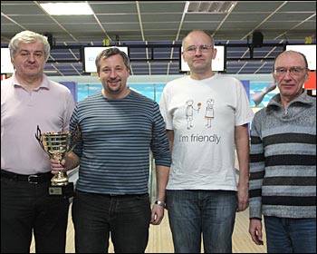 Победительница первого этапа чемпионата по боулингу среди IT-компаний 2014 - команда ORANGE