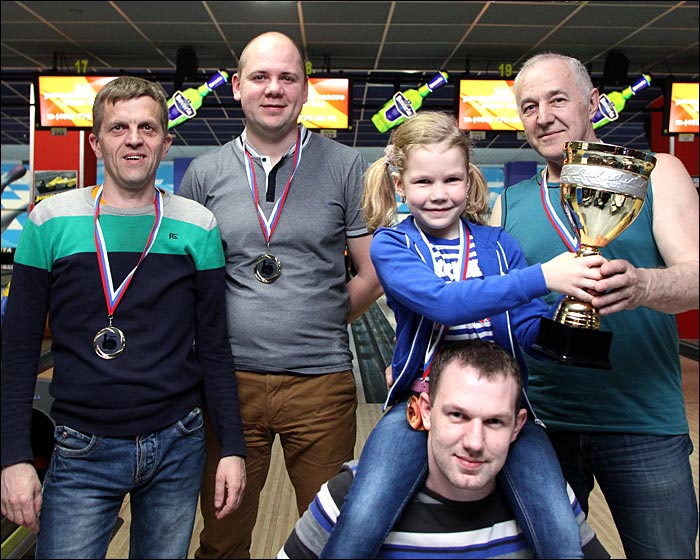 Победительница четвертого этапа чемпионата по боулингу ОКСС 2015 - команда Профиком