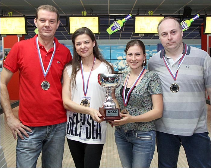 Победительница шестого этапа чемпионата по боулингу ОКСС 2015 - команда ГЛИМС